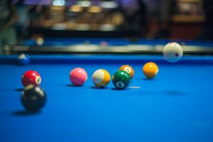 Snookerspeler Stuart Bingham geschorst voor illegaal gokken op eigen wedstrijden